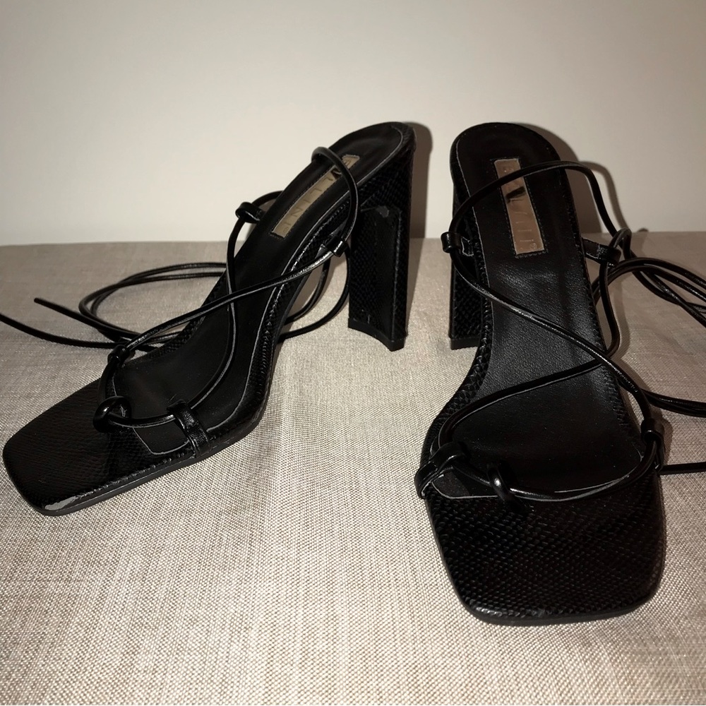 BILLINI Strappy High Heel Sandals Size 9, Black, Lace up Calf Square Toe